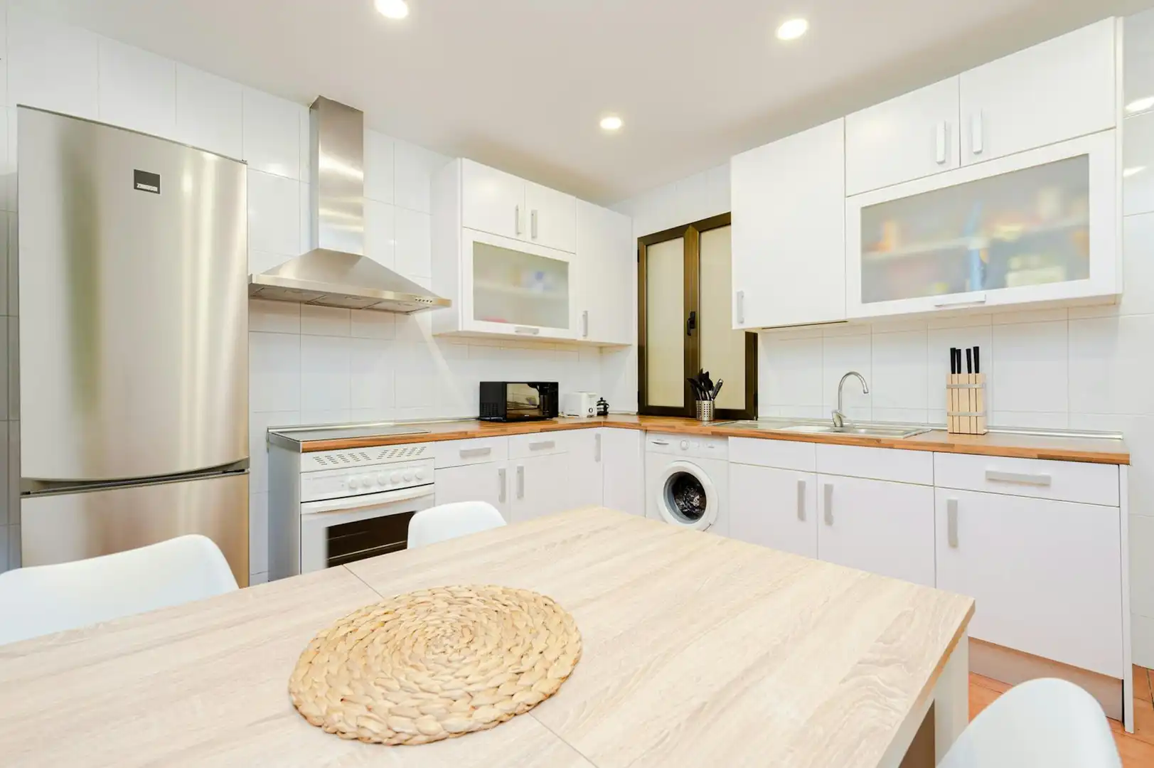 Cocina de Piso para compartir en Madrid con Calefacción, Lavadora y TV