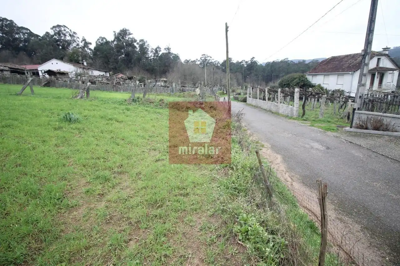 Terreny residencial en venda a Salvaterra de Miño