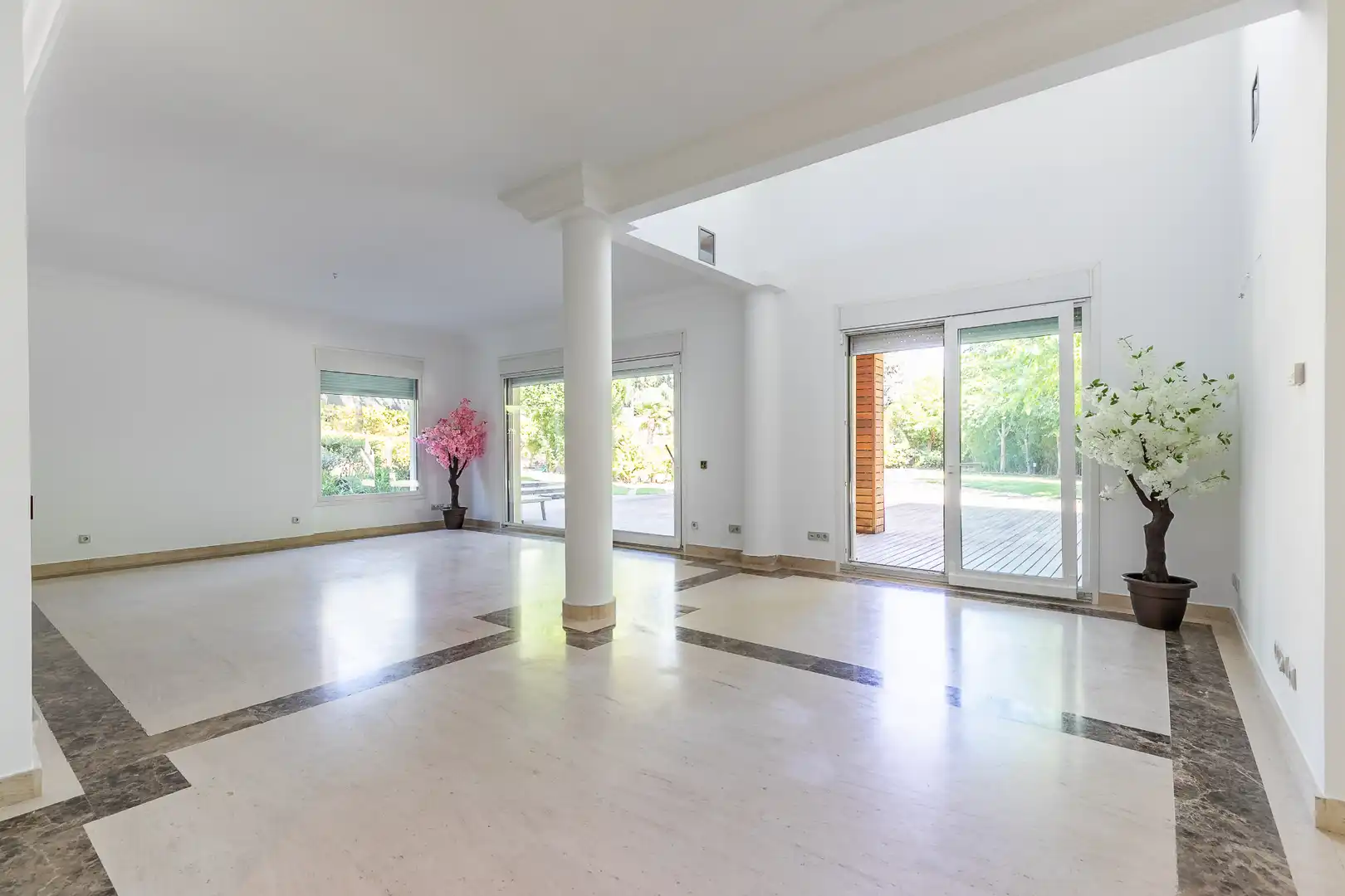Living room of Houses for rent in Madrid  with Air Conditioner, Heating and Private garden