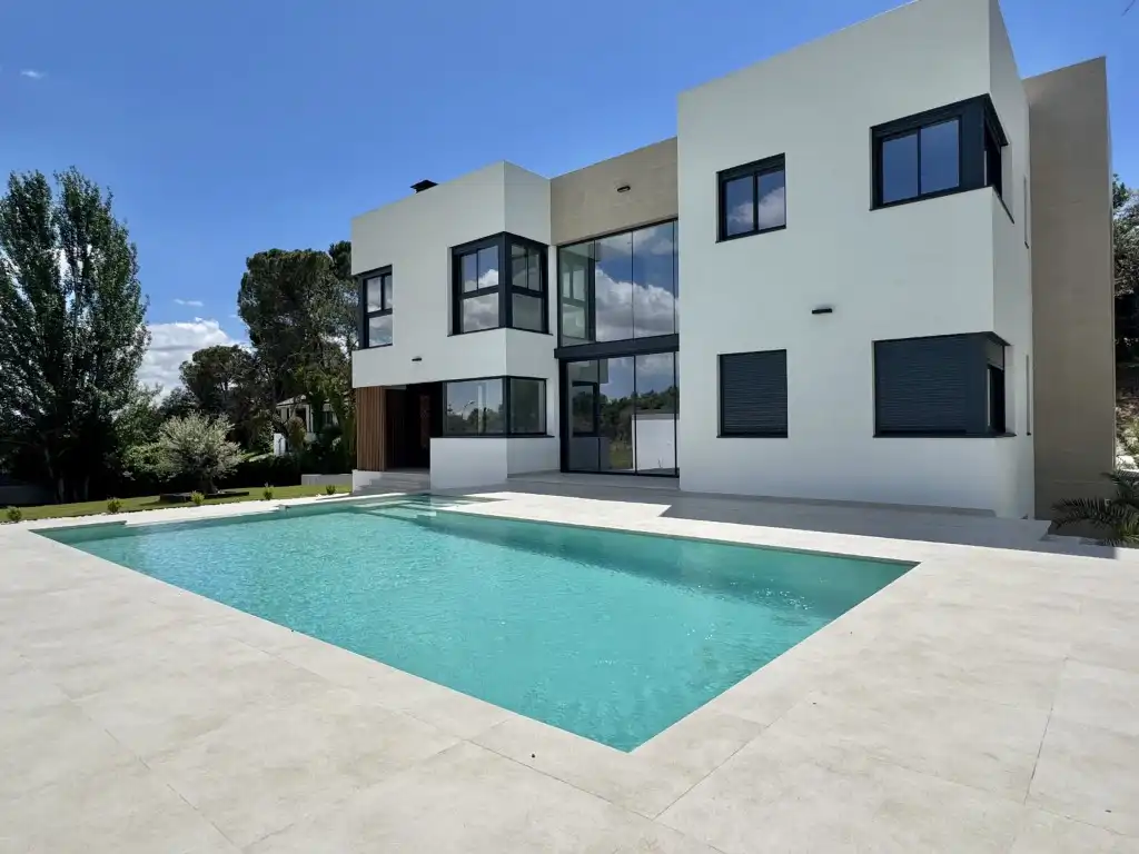 Swimming pool of Houses for sale in Ciudalcampo