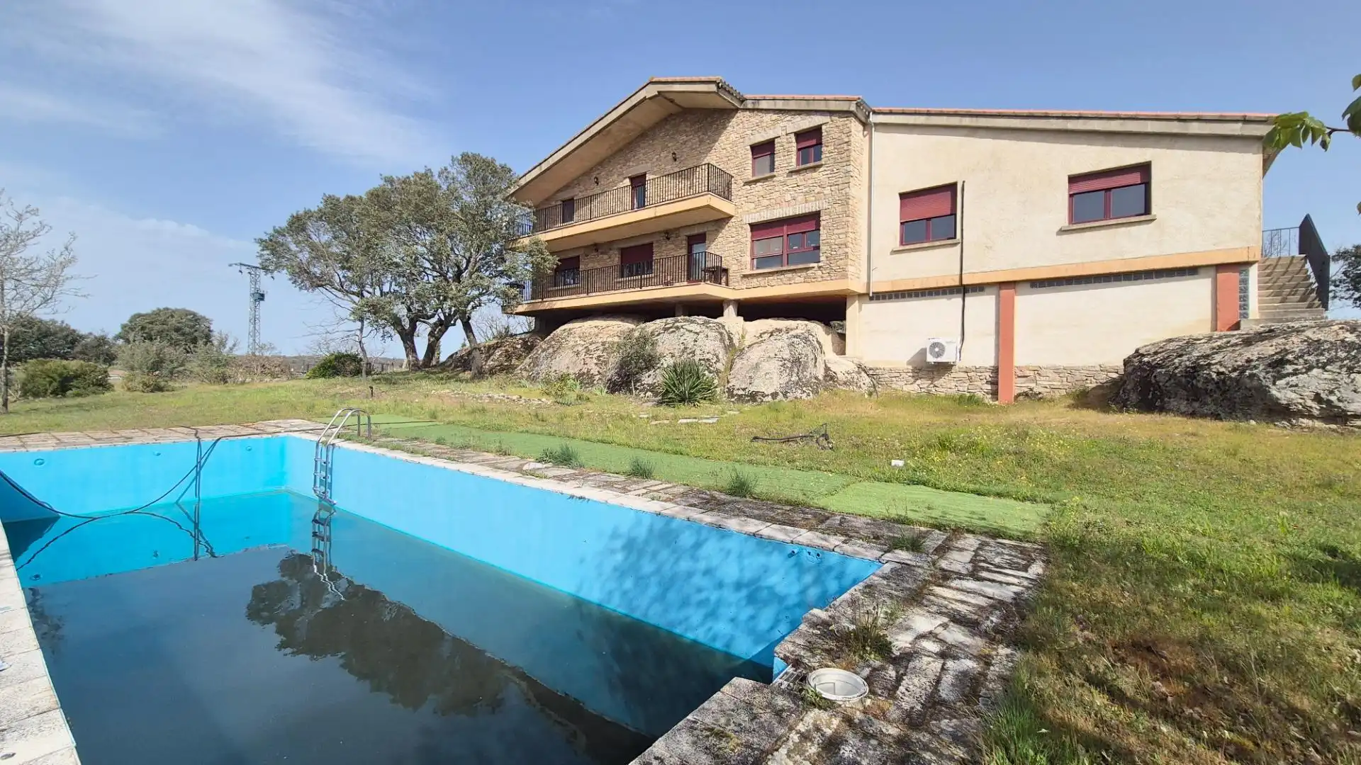 Vista exterior de Casa o chalet en venta en Cipérez con Piscina