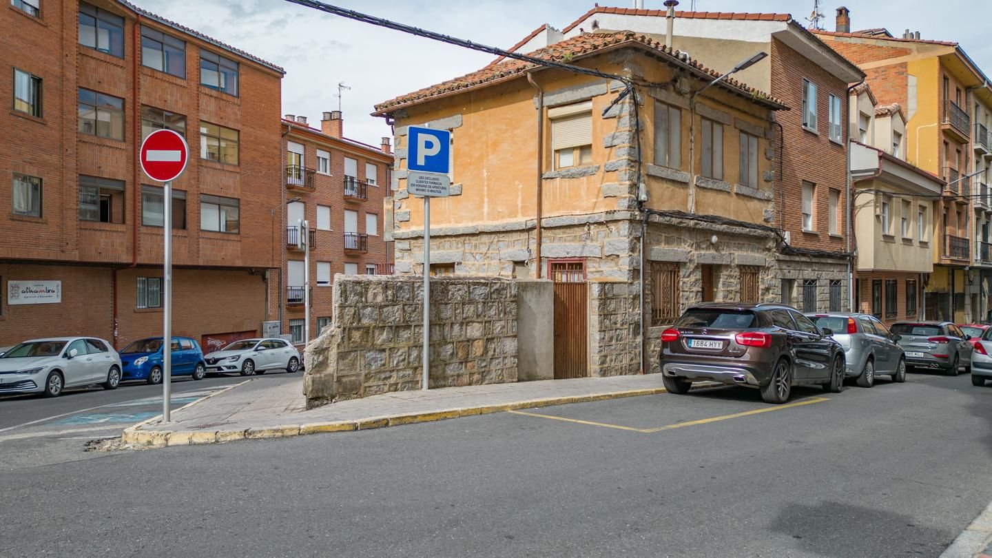 Aparcament de Casa o xalet en venda en Ávila Capital