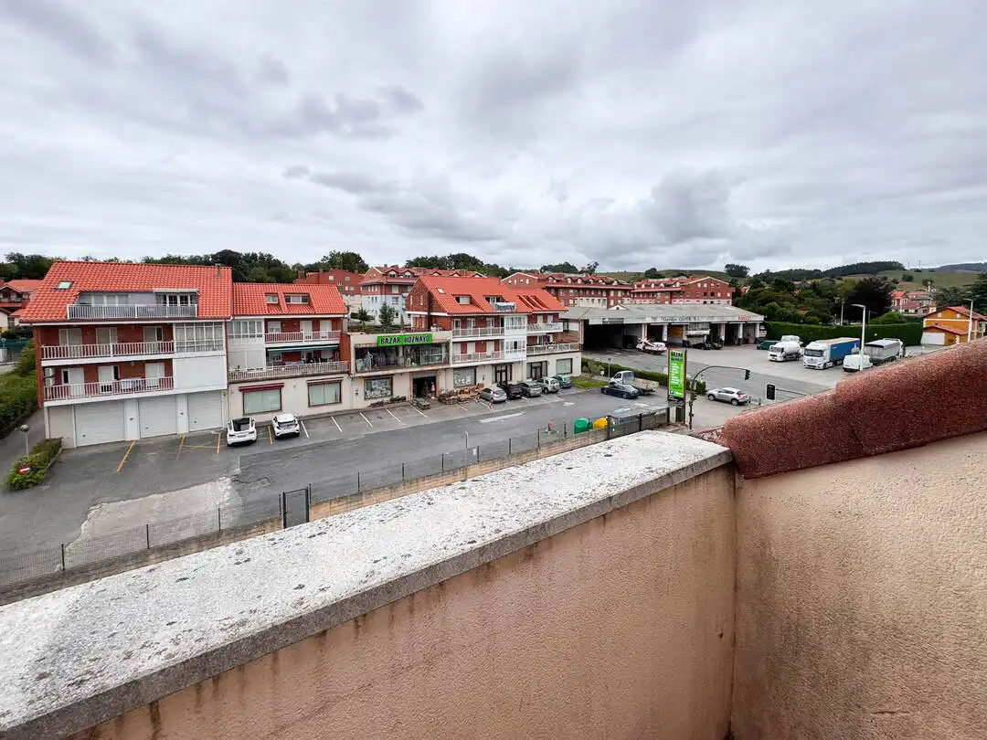 Außenansicht von Dachboden zur Miete in Entrambasaguas mit Heizung, Terrasse und Schwimmbad