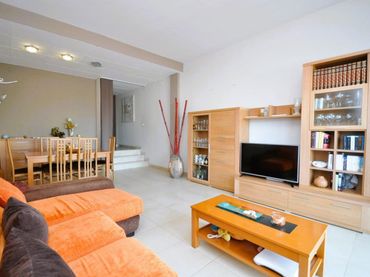 Reihenhaus mit Balkon zum Verkauf in Nord