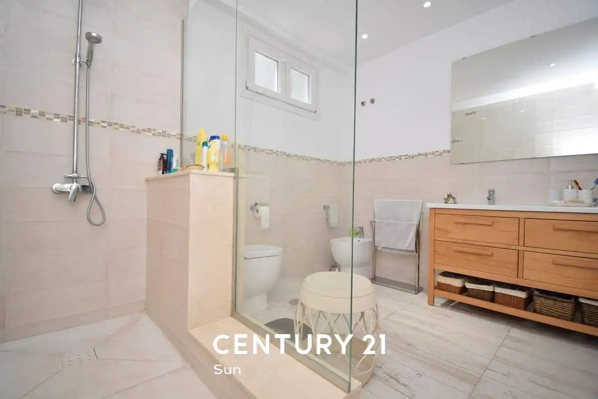 Baño de Casa o chalet de alquiler en Estepona con Aire acondicionado, Jardín privado y Terraza