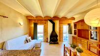 Sala d'estar de Pis en venda en Alp amb Terrassa i Balcó