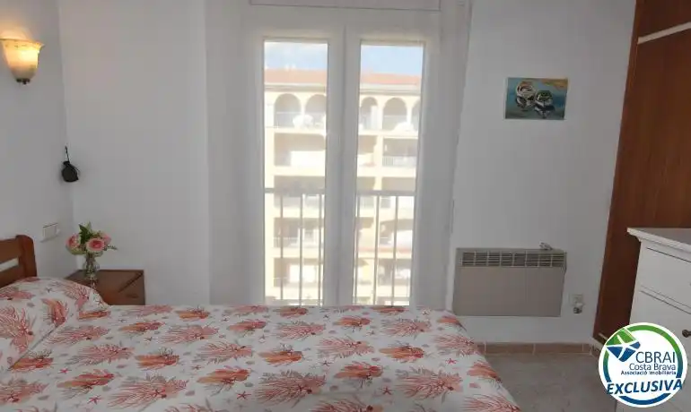 Dormitori de Apartament en venda en Roses amb Traster i Moblat