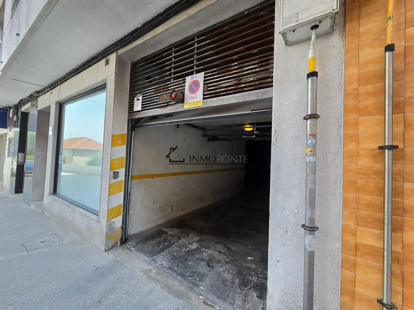 Aparcament de Pis en venda en Pontevedra Capital  amb Traster i Balcó