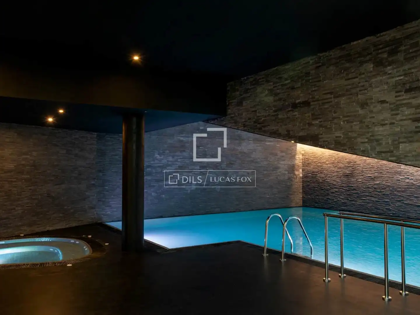 Piscina de Piso en venta en Barcelona con Aire acondicionado, Calefacción y Parquet