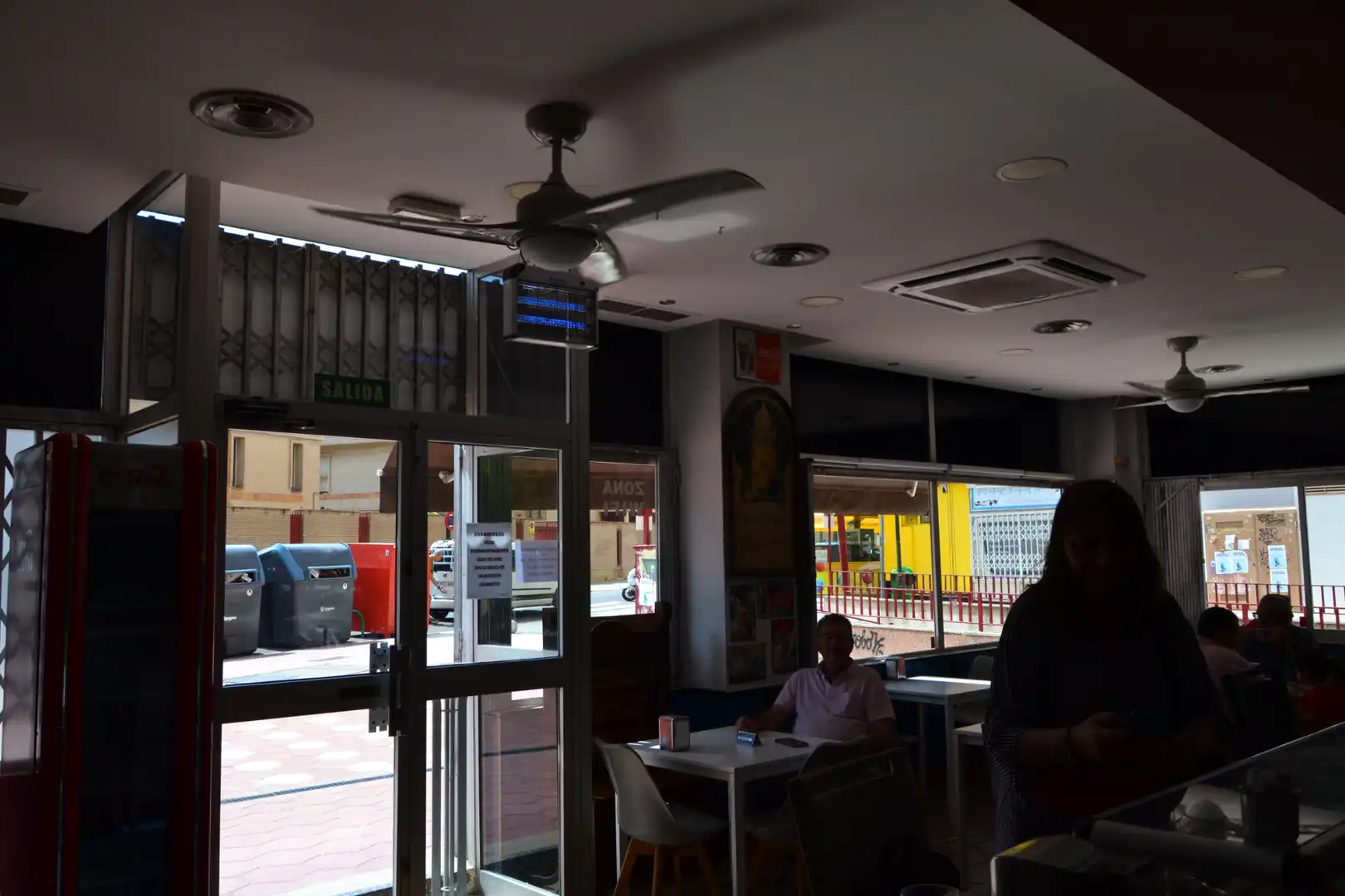 Local en traspaso en Zaragoza con Aire acondicionado, Amueblado y Internet