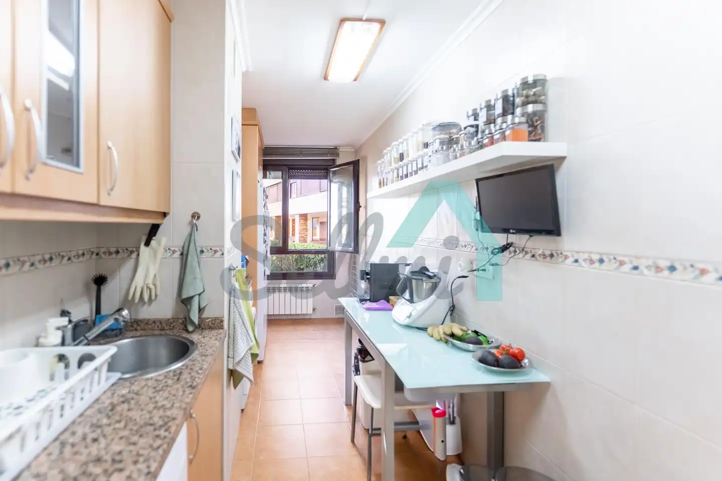 Cocina de Piso en venta en Oviedo  con Calefacción, Parquet y Trastero
