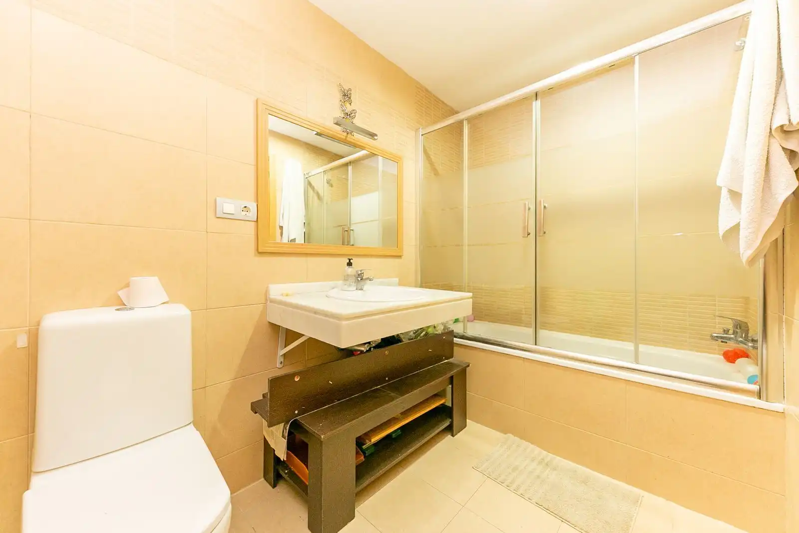 Badezimmer von Wohnungen zum Verkauf in Pulianas mit Klimaanlage, Terrasse und Möbliert