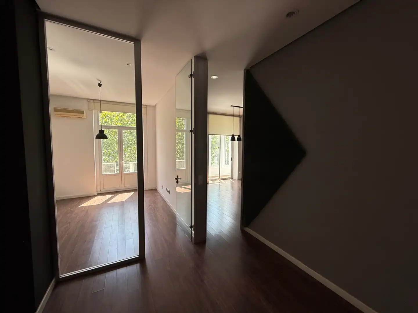 Büro zur Miete in Valencia mit Klimaanlage, Heizung und Balkon