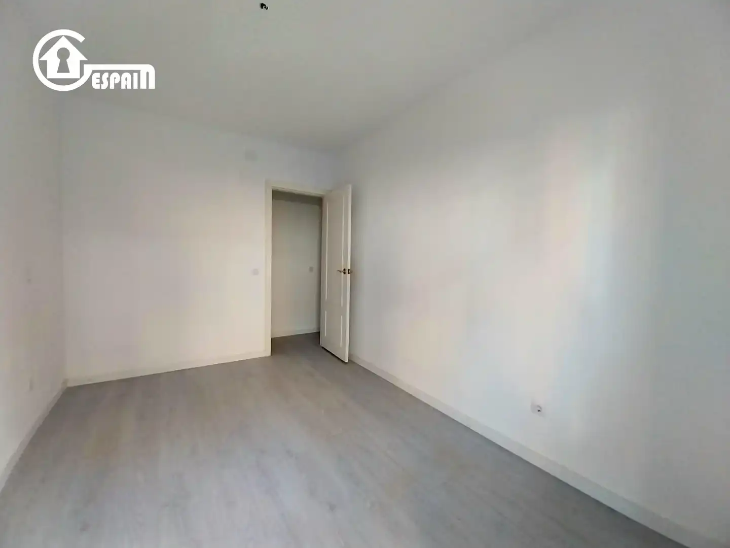 Bedroom of Flat for sale in Madrid  with Air Conditioner, Heating and Terrace