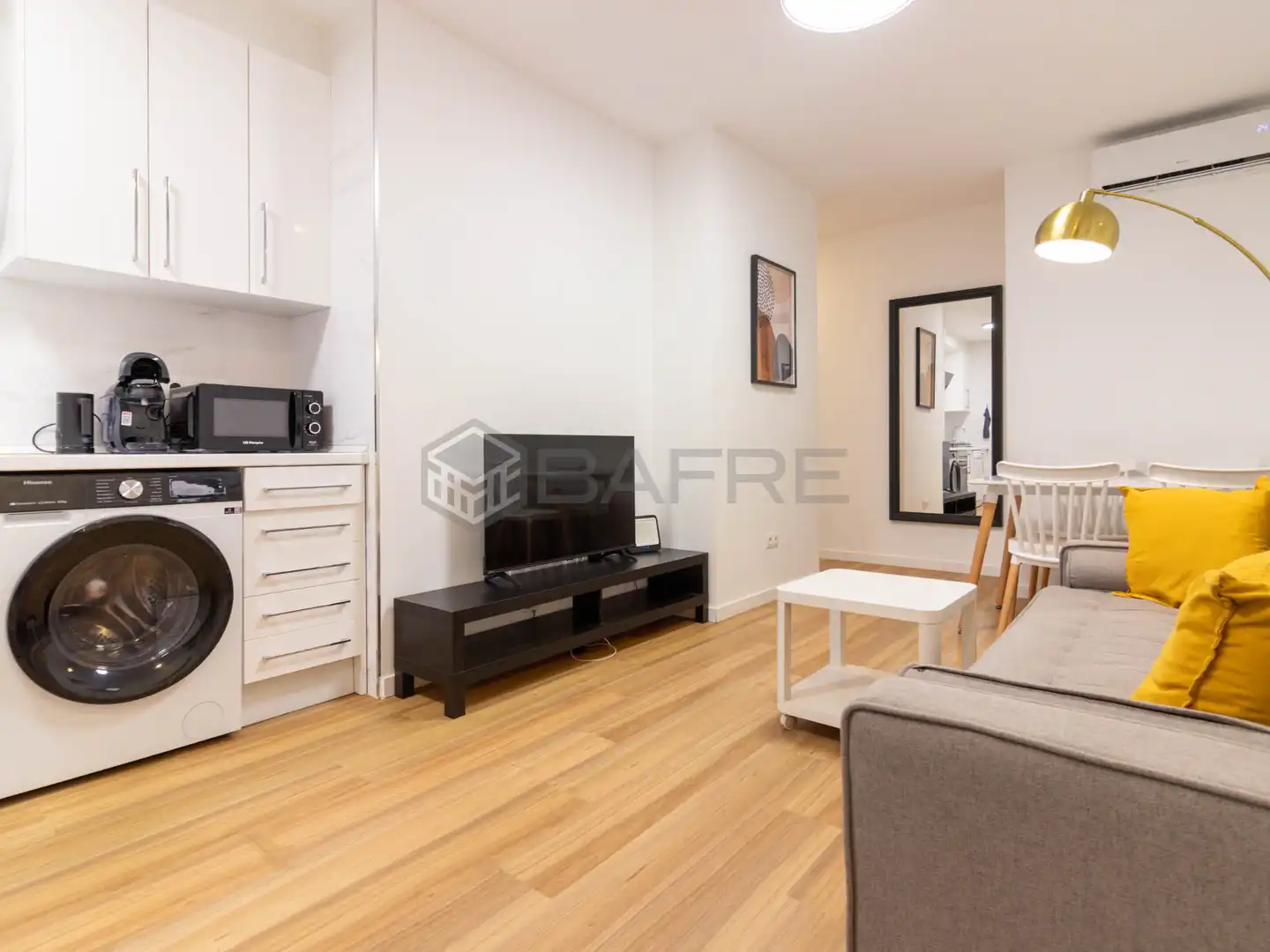 Piso con terraza en venta en Calle Embajadores