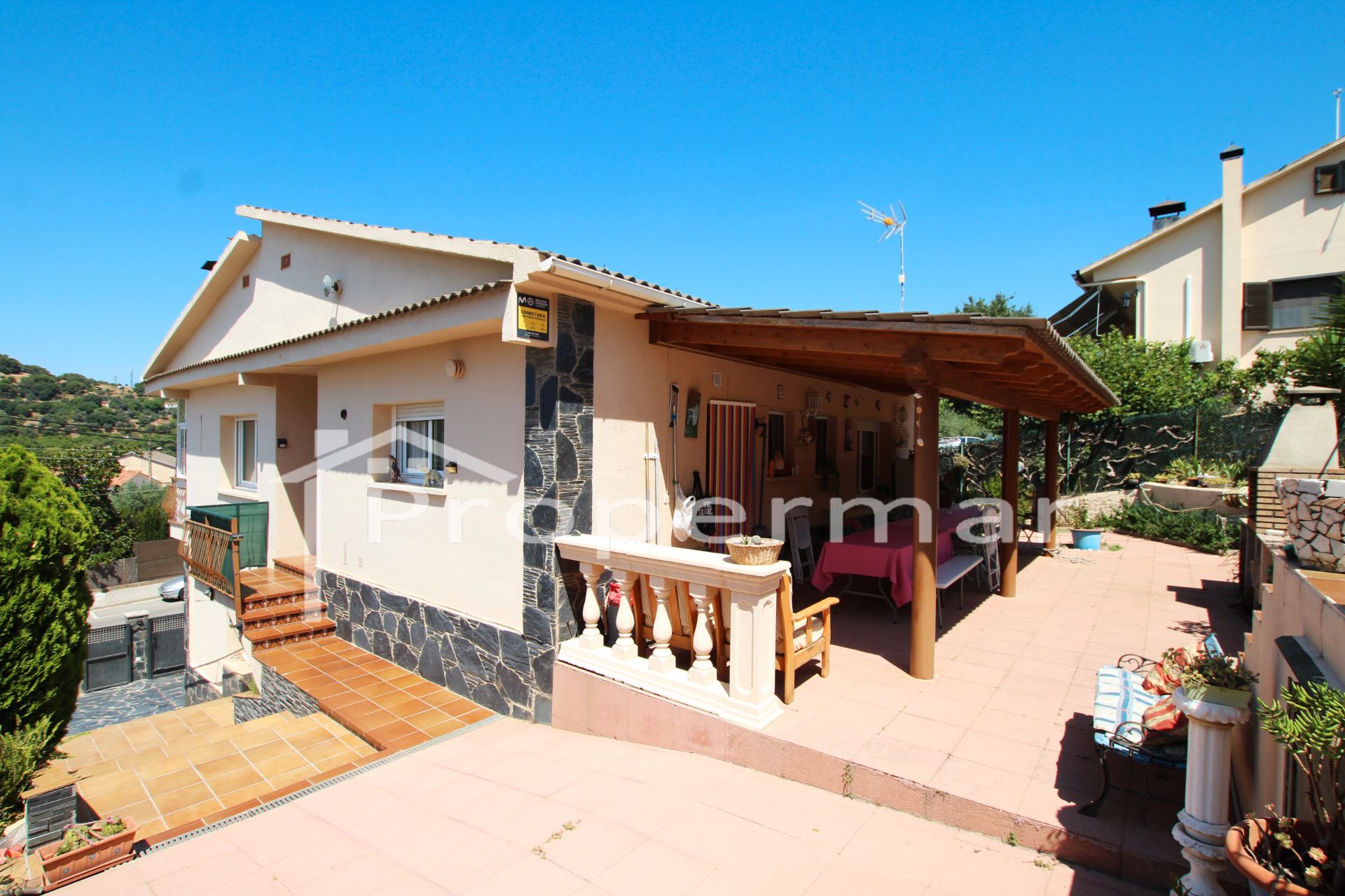 Vista exterior de Casa o xalet en venda en Cànoves I Samalús amb Aire condicionat, Calefacció i Jardí privat