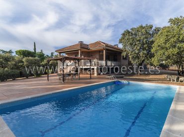 Villa con piscina in vendita a Avenida de Marsil