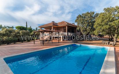 Exterior view of House or chalet for sale in Las Rozas de Madrid  with Air Conditioner, Terrace and Swimming Pool