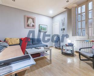 Bedroom of Flat for sale in  Madrid Capital