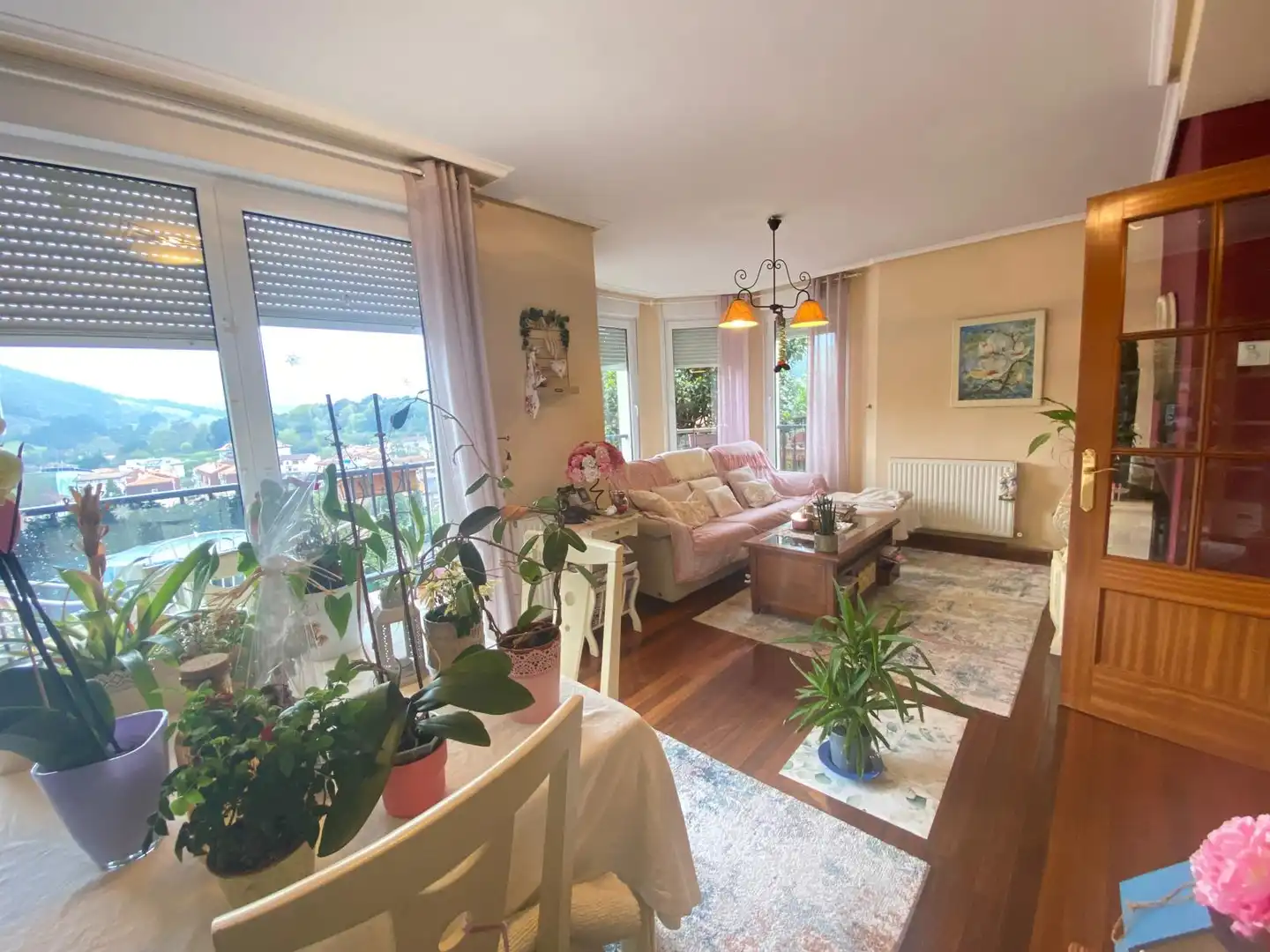 Living room of Detached homes for sale in Castro-Urdiales  with Heating, Private garden and Parquet flooring
