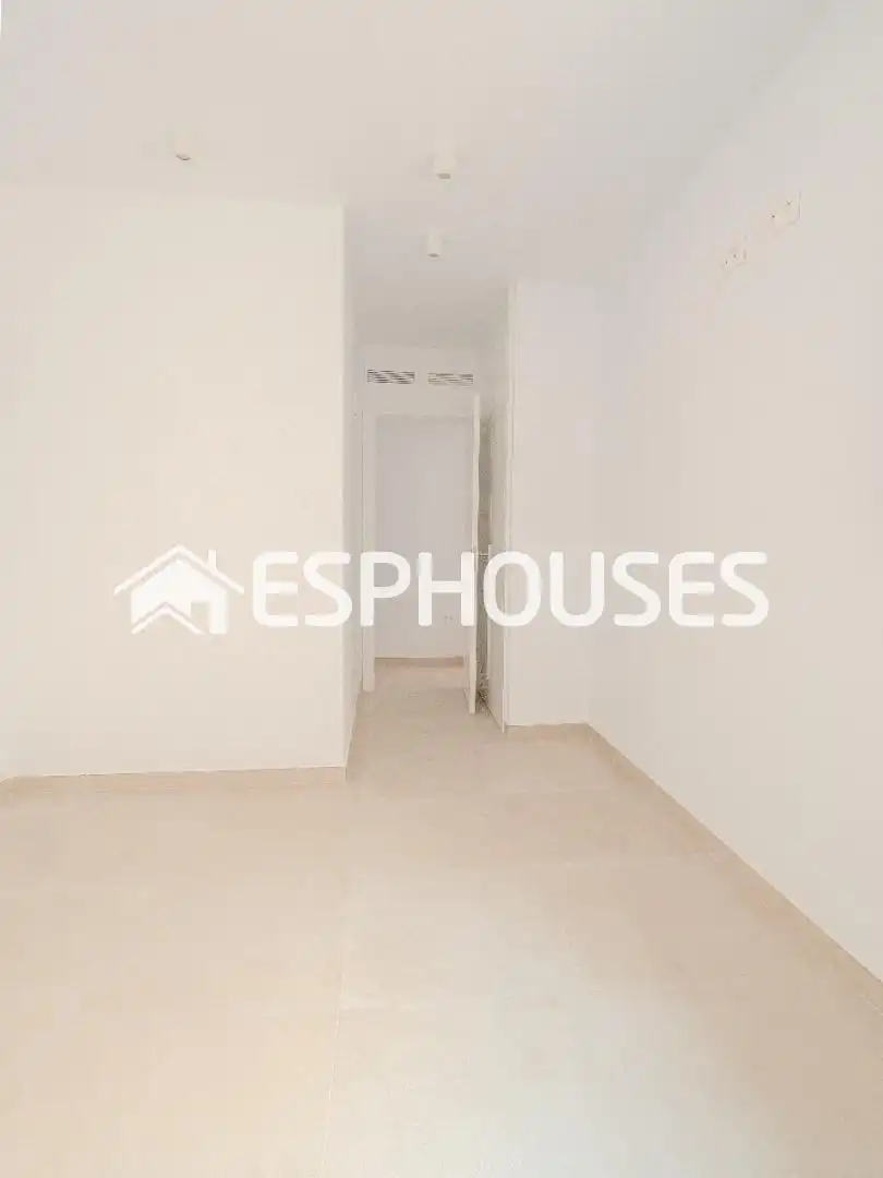 Piso en venta en Alicante / Alacant con Trastero, Balcón y Piscina comunitaria