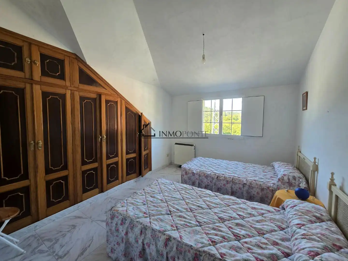 Dormitori de Casa o xalet en venda en Cerdedo amb Jardí privat