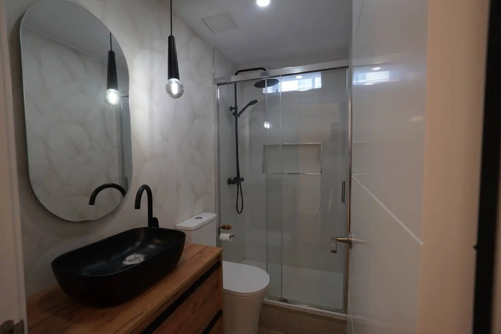 Bathroom of Flat for rent in Las Palmas de Gran Canaria  with Furnished