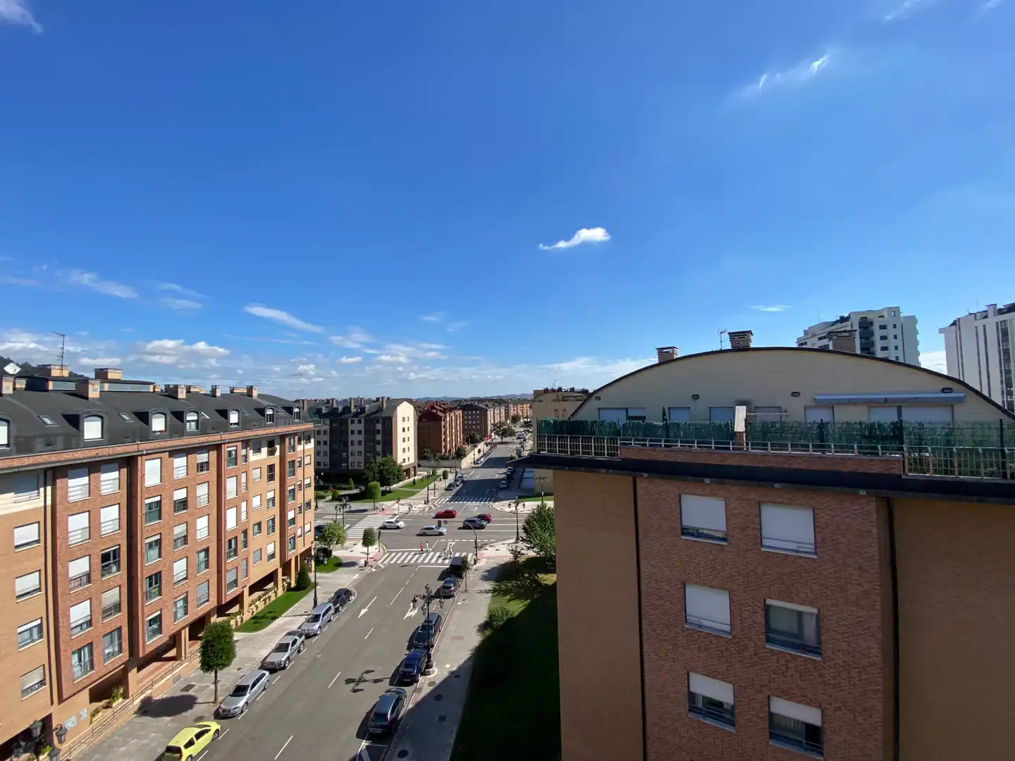 Vista exterior de Dúplex en venda en Oviedo  amb Calefacció i Terrassa