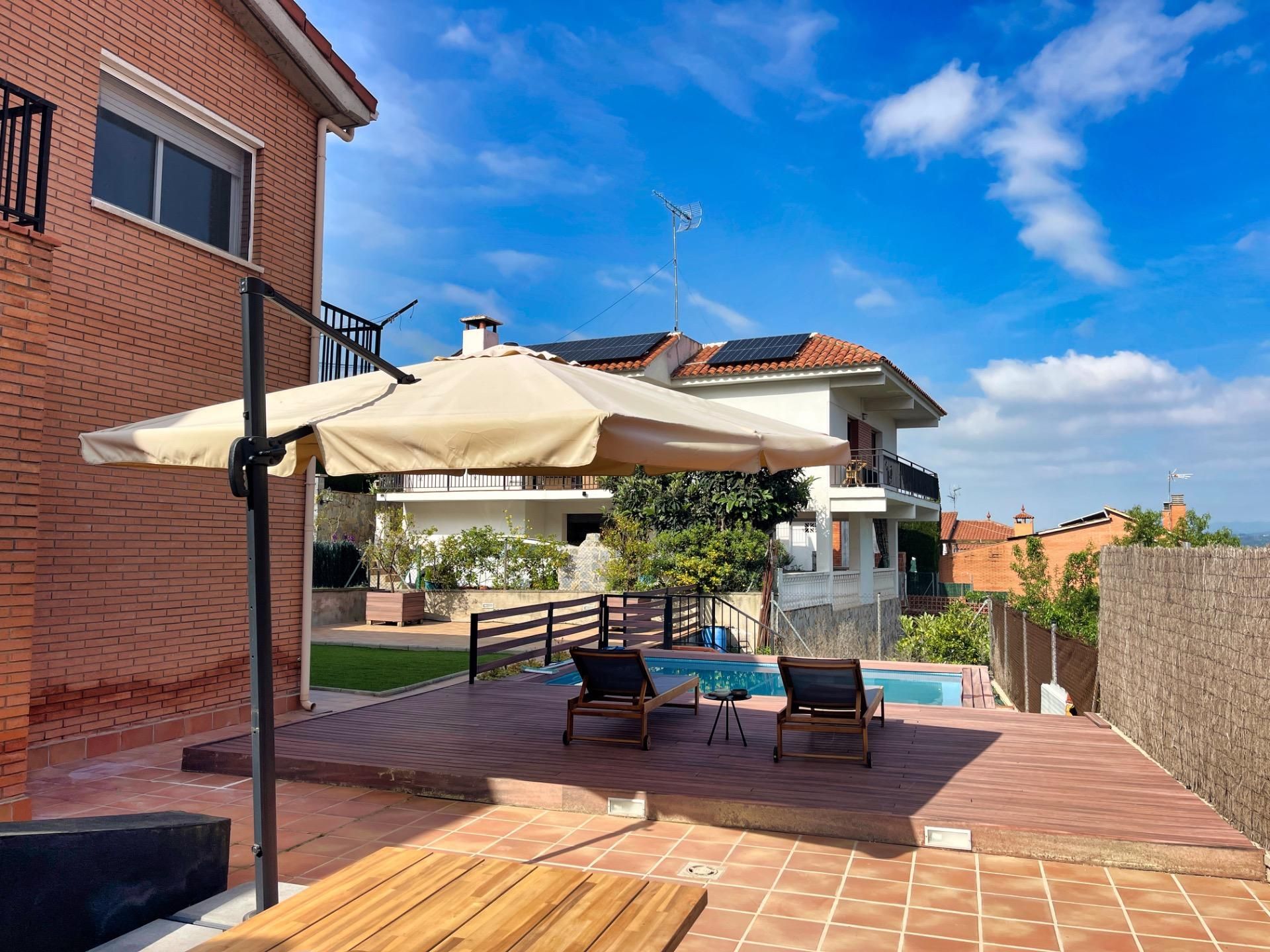 Single-family semi-detached for sale in Carrer PENEDES, Abrera