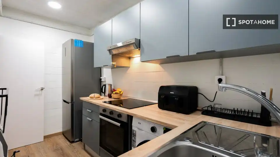 Küche von Wohnung zur untervermieten in Sabadell mit Klimaanlage, Heizung und Möbliert