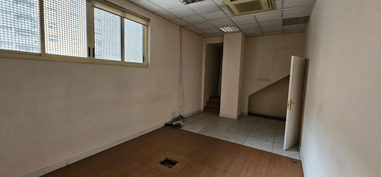 Commercial properties for sale in Avenida del Pinar, Parque Lisboa - La Paz