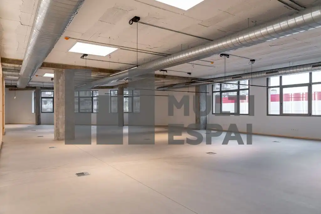 Office space with lift to rent in Passeig de la Zona Franca, imagen 4