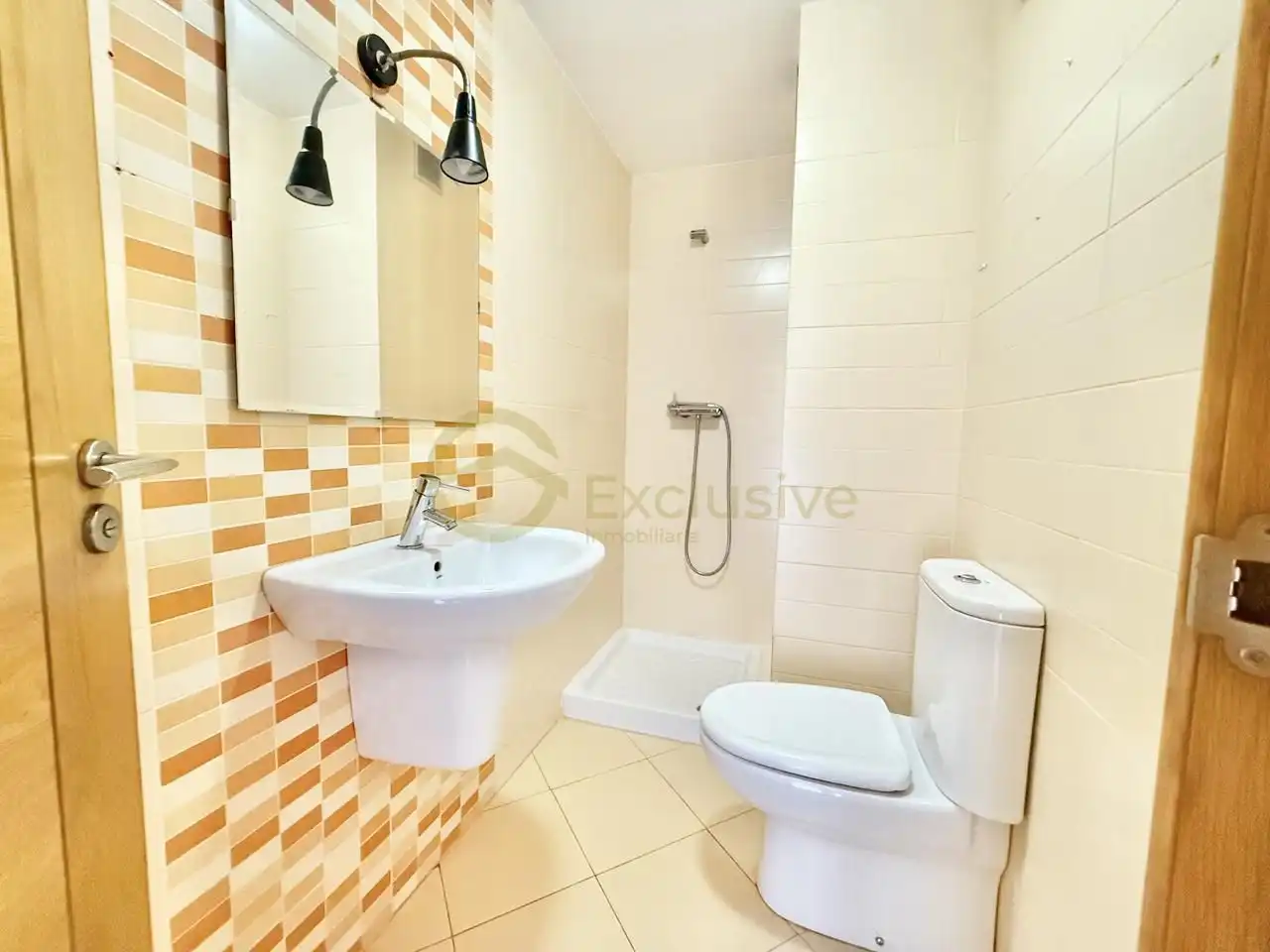 Baño de Ático en venta en Viveiro con Calefacción, Parquet y Trastero