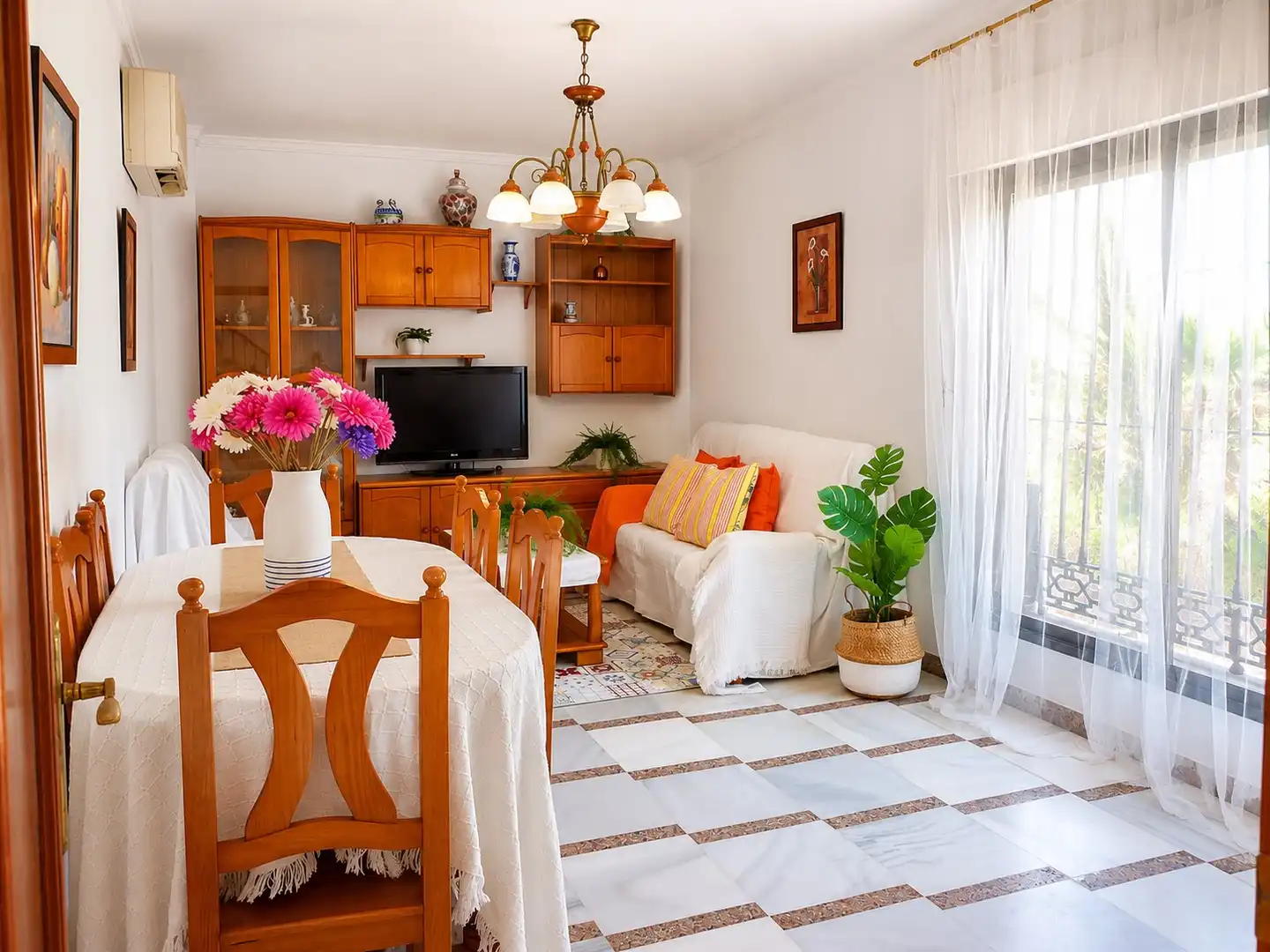 Living room of Houses for sale in Chipiona  with Air Conditioner, Terrace and Storage room