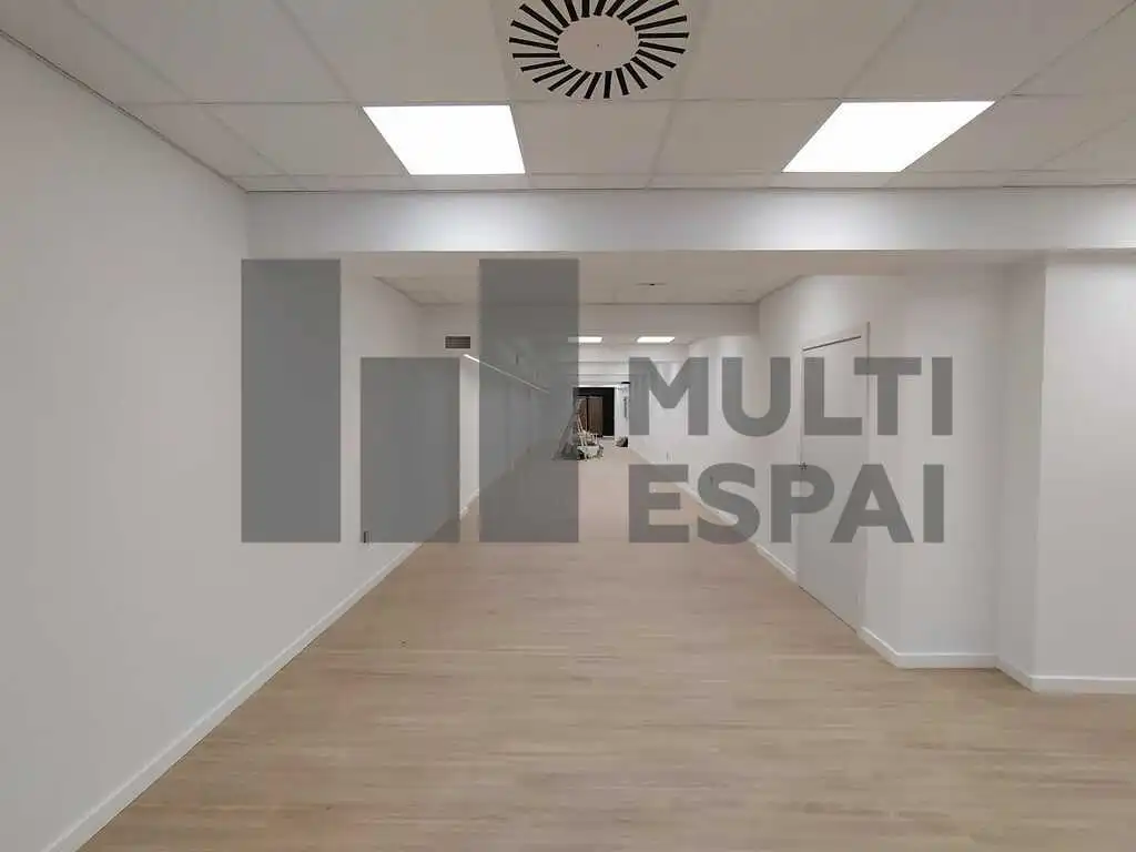 Local de alquiler en Carrer de Còrsega, La Nova Esquerra de l'Eixample