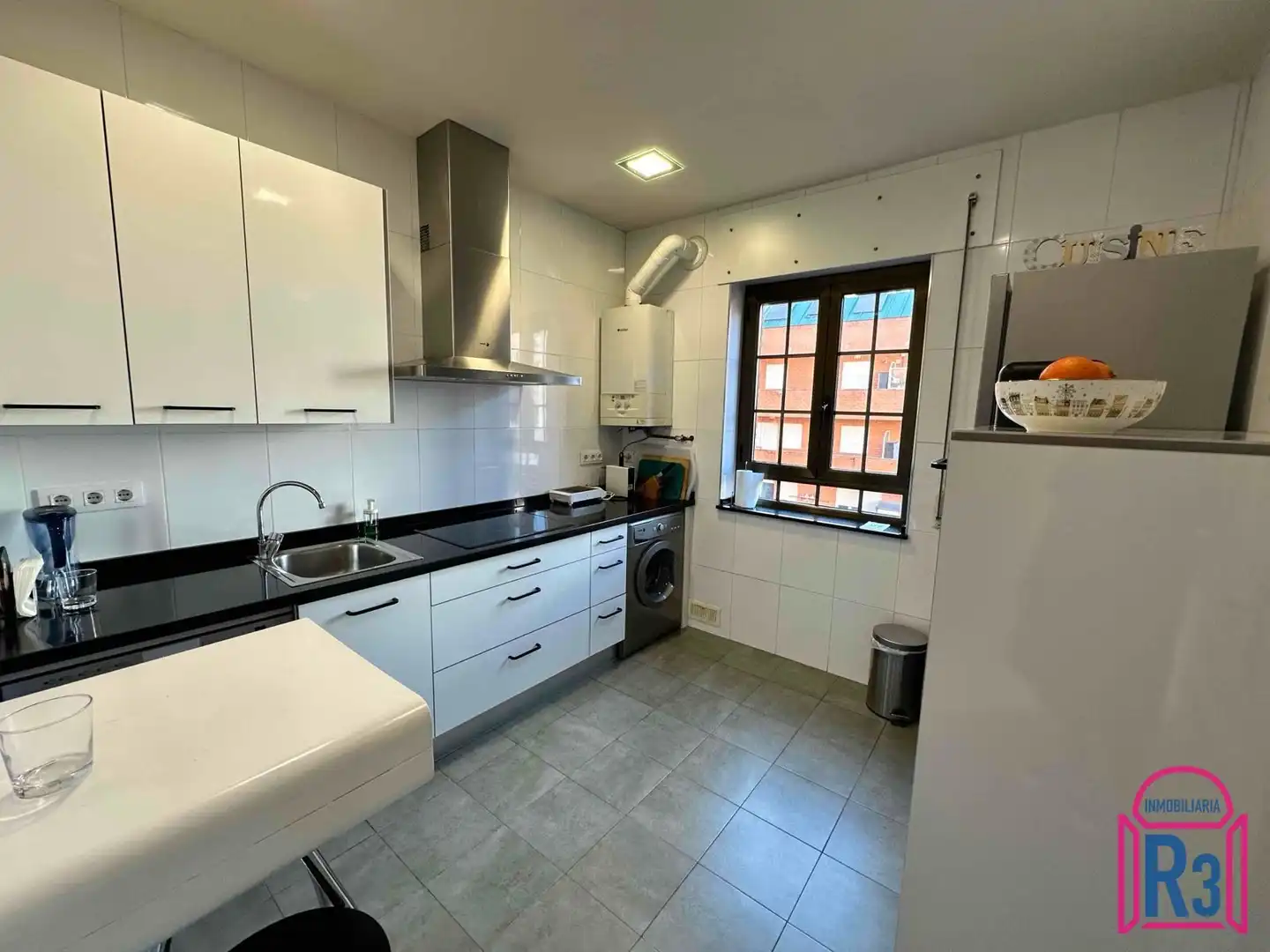 Kitchen of Flat for sale in León Capital   with Heating and Storage room