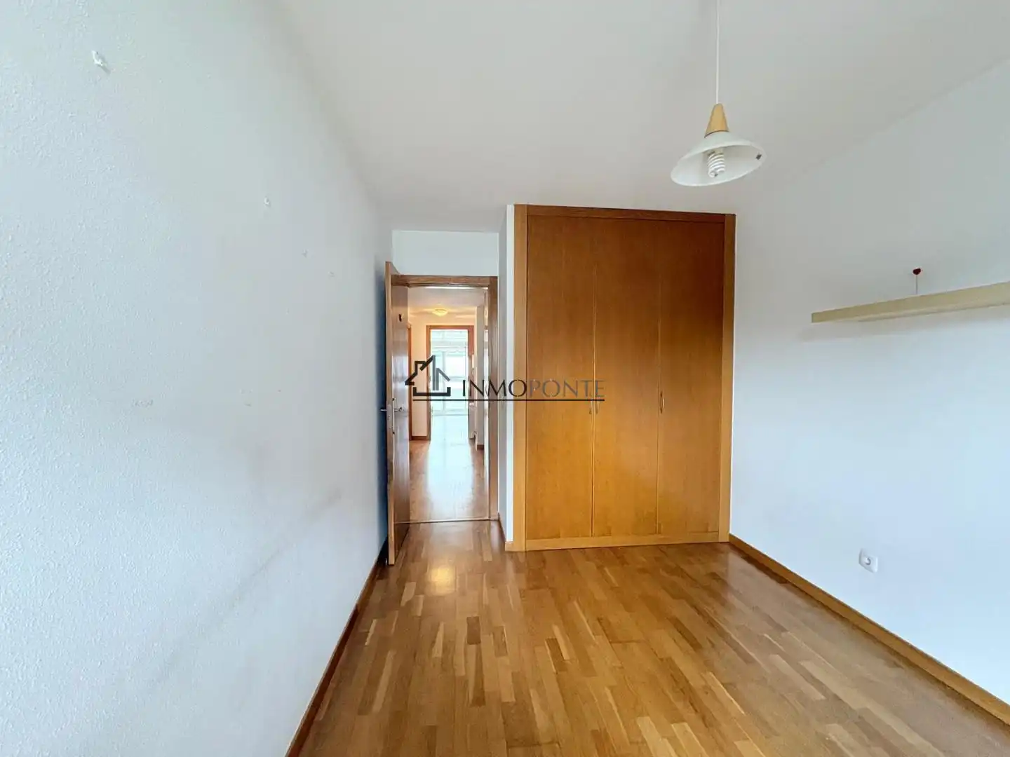 Habitación de Piso de alquiler en Pontevedra Capital  con Calefacción, Terraza y Trastero