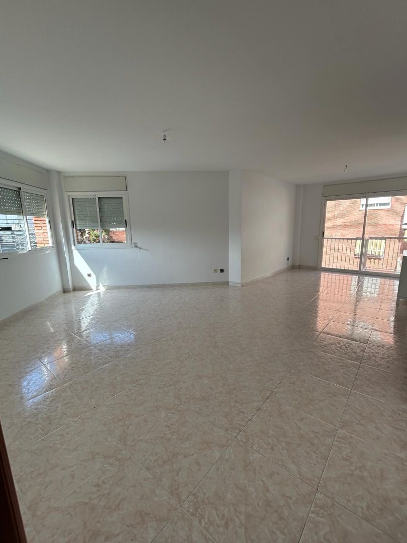 Vista exterior de Piso de alquiler en Mataró con Aire acondicionado, Horno y Balcón