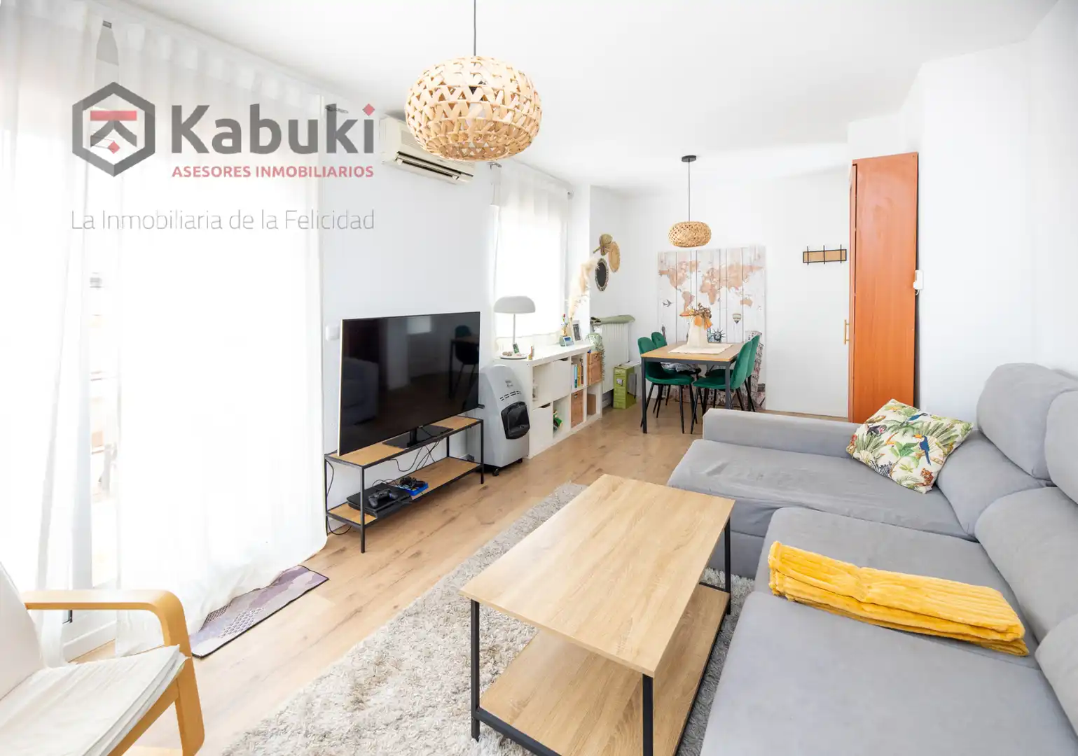 Living room of Attic for rent in Granada  with Air Conditioner, Heating and Private garden