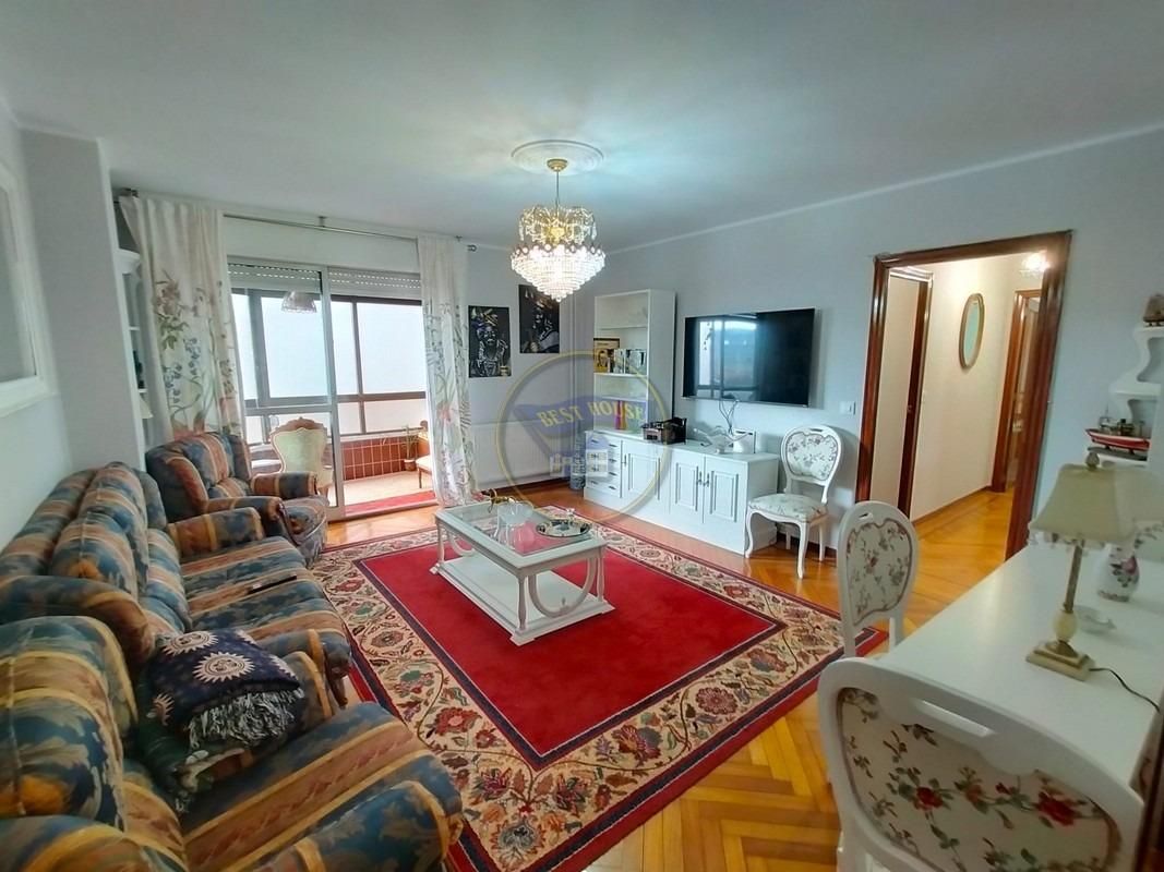 Living room of Flat to rent in Vigo   with Heating, Parquet flooring and Terrace