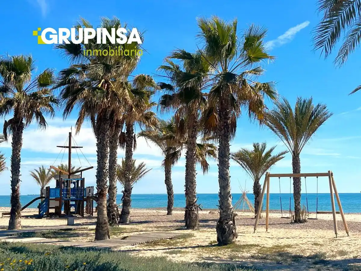 Vista exterior de Casa o chalet en venta en Almazora / Almassora con Jardín privado