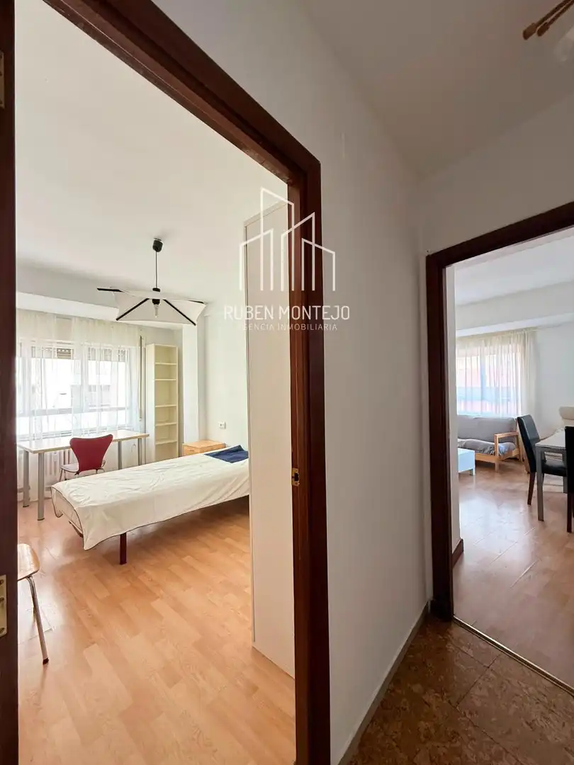 Schlafzimmer von Wohnung zur Miete in Salamanca mit Heizung, Terrasse und Möbliert