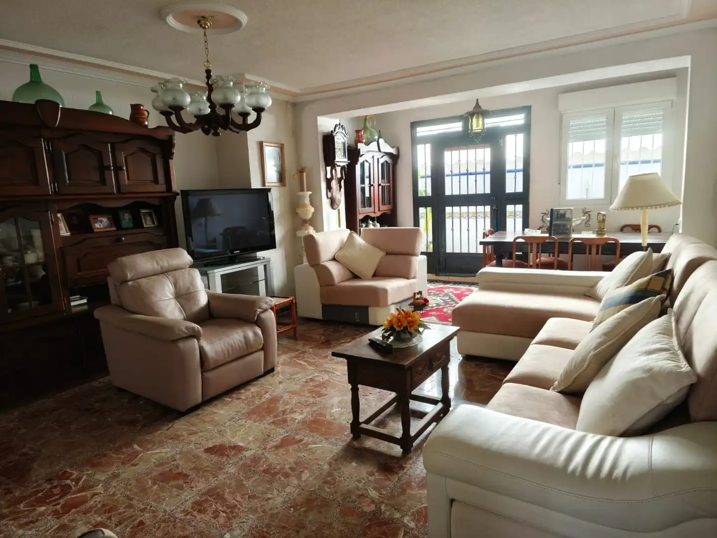 Living room of Houses for sale in San Vicente del Raspeig / Sant Vicent del Raspeig  with Air Conditioner, Private garden and Swimming Pool