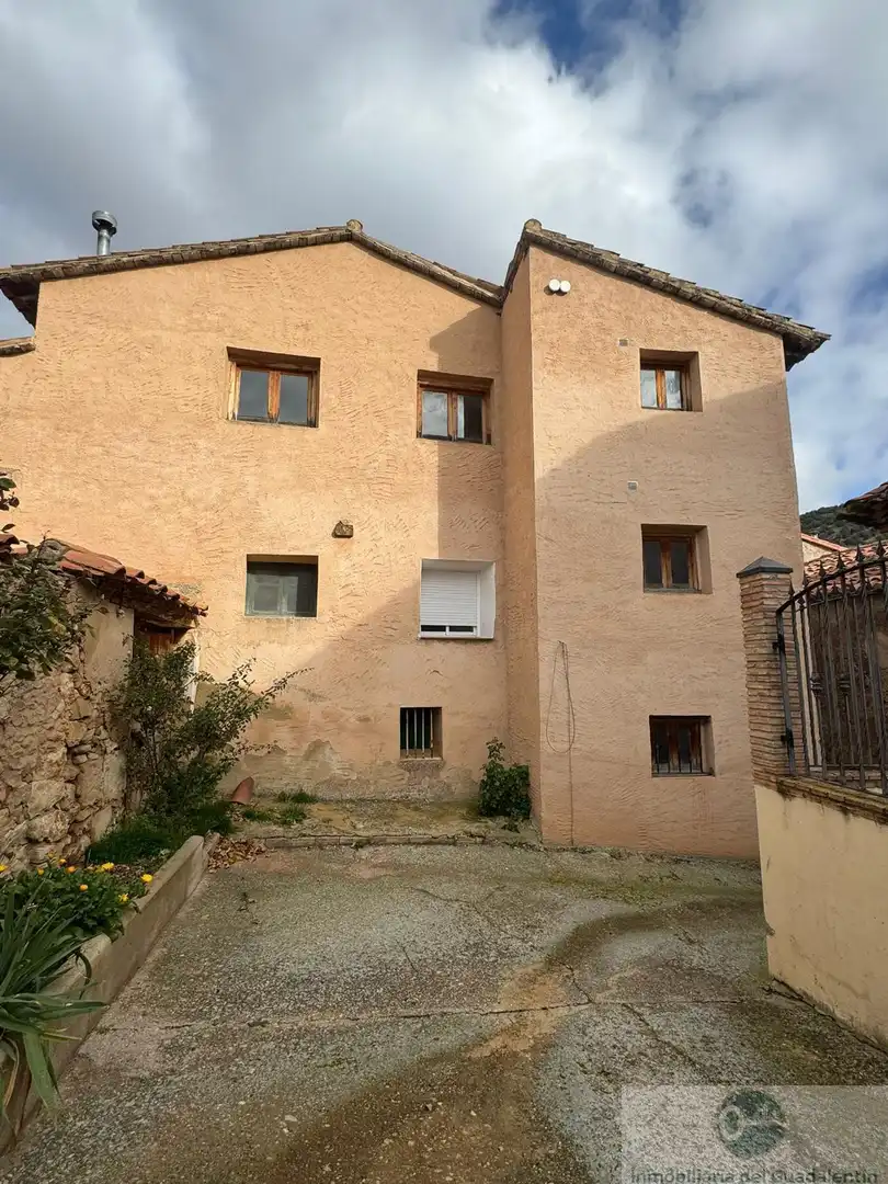 Vista exterior de Casa o chalet en venta en Puebla de San Miguel, Valencia