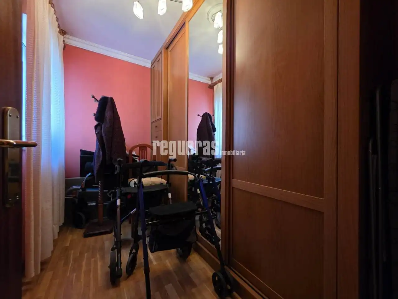Bedroom of Flat for sale in Avilés  with Heating, Parquet flooring and Furnished