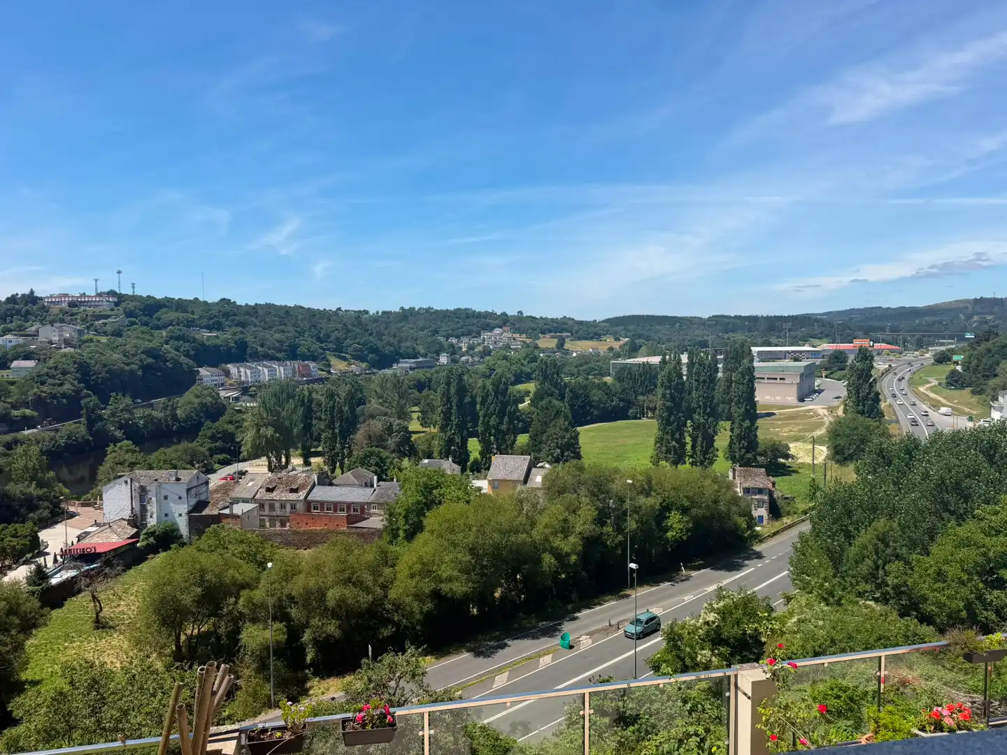 Vista exterior de Piso de alquiler en Lugo con Calefacción, Terraza y Amueblado