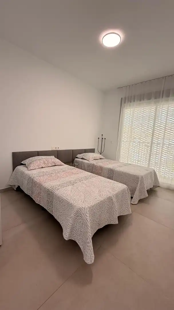 Schlafzimmer von Dachboden zum Verkauf in Benalmádena mit Klimaanlage, Terrasse und Abstellraum