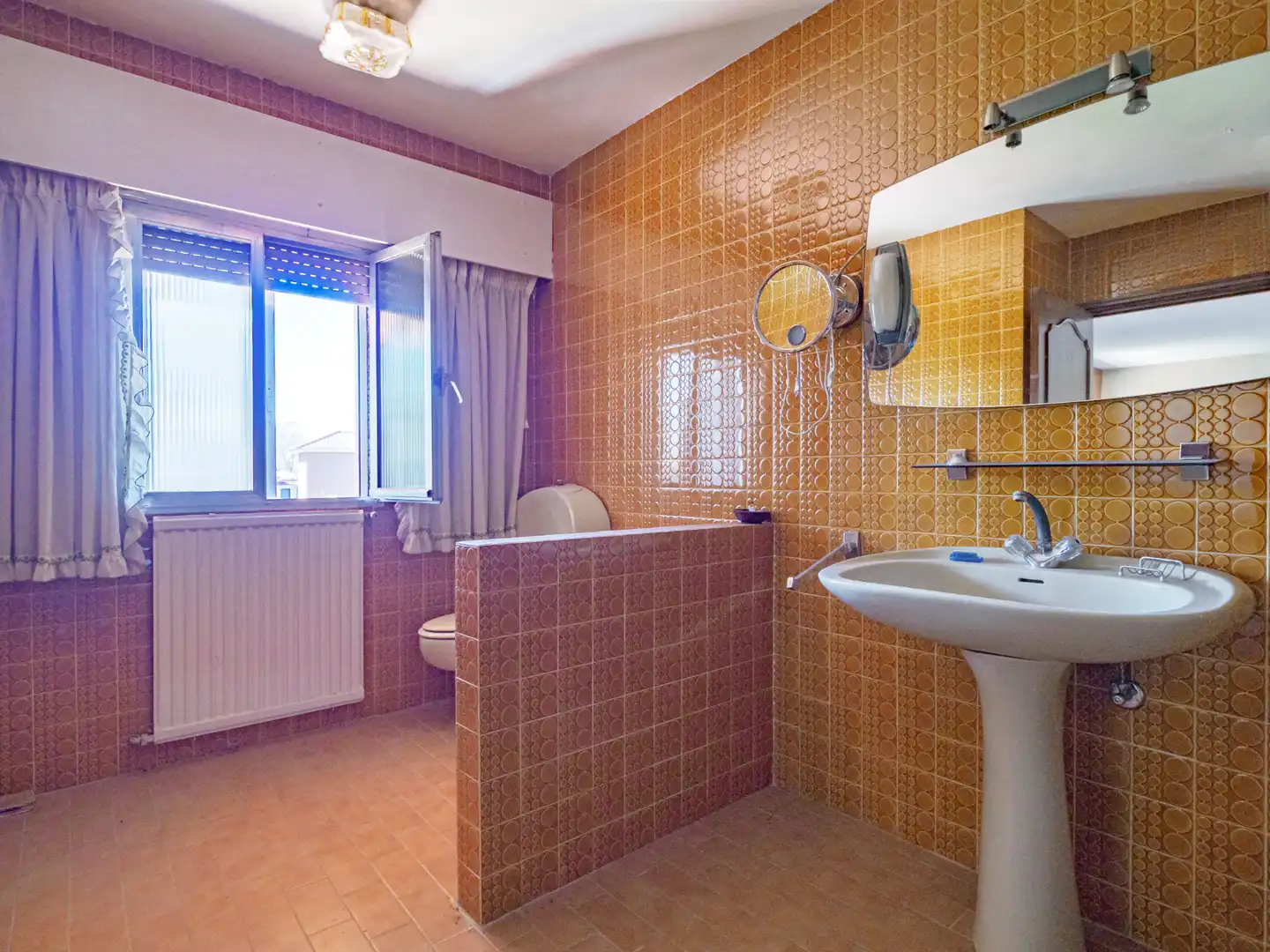 Baño de Casa o chalet en venta en Boadilla del Monte con Calefacción, Jardín privado y Terraza