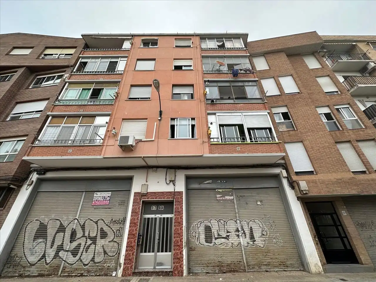 Vista exterior de Piso en venta en  Zaragoza Capital con Calefacción