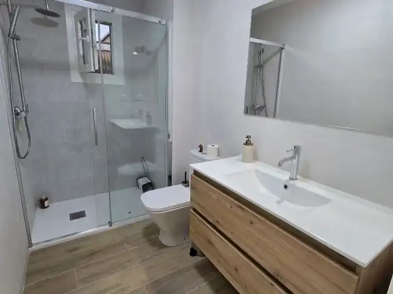 Bathroom of Flat for rent in  Madrid Capital  with Air Conditioner